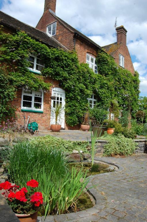 Old Ivy House Bed & Breakfast Nuneaton Dış mekan fotoğraf